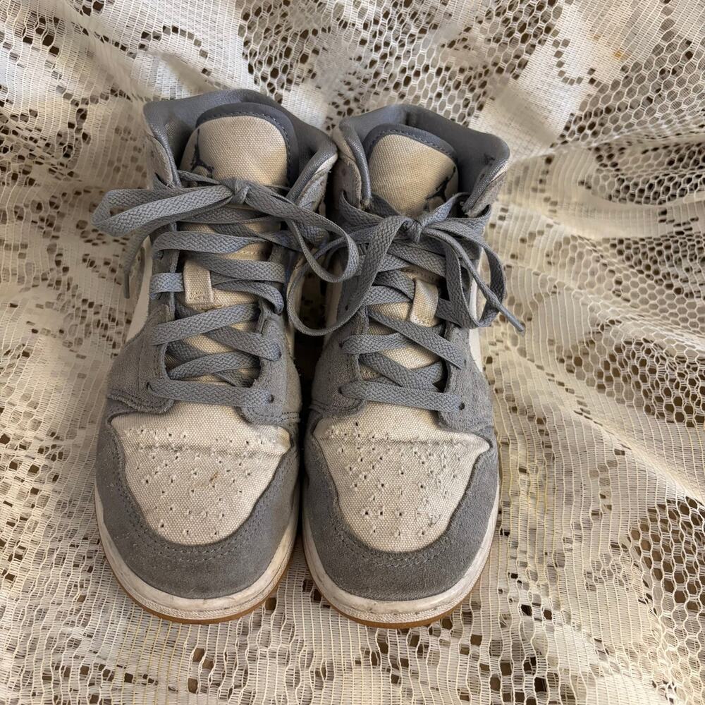 Nike Air Jordan 1 Mid SE Youth US 4.5 Coconut Milk Particle Grey Sneakers